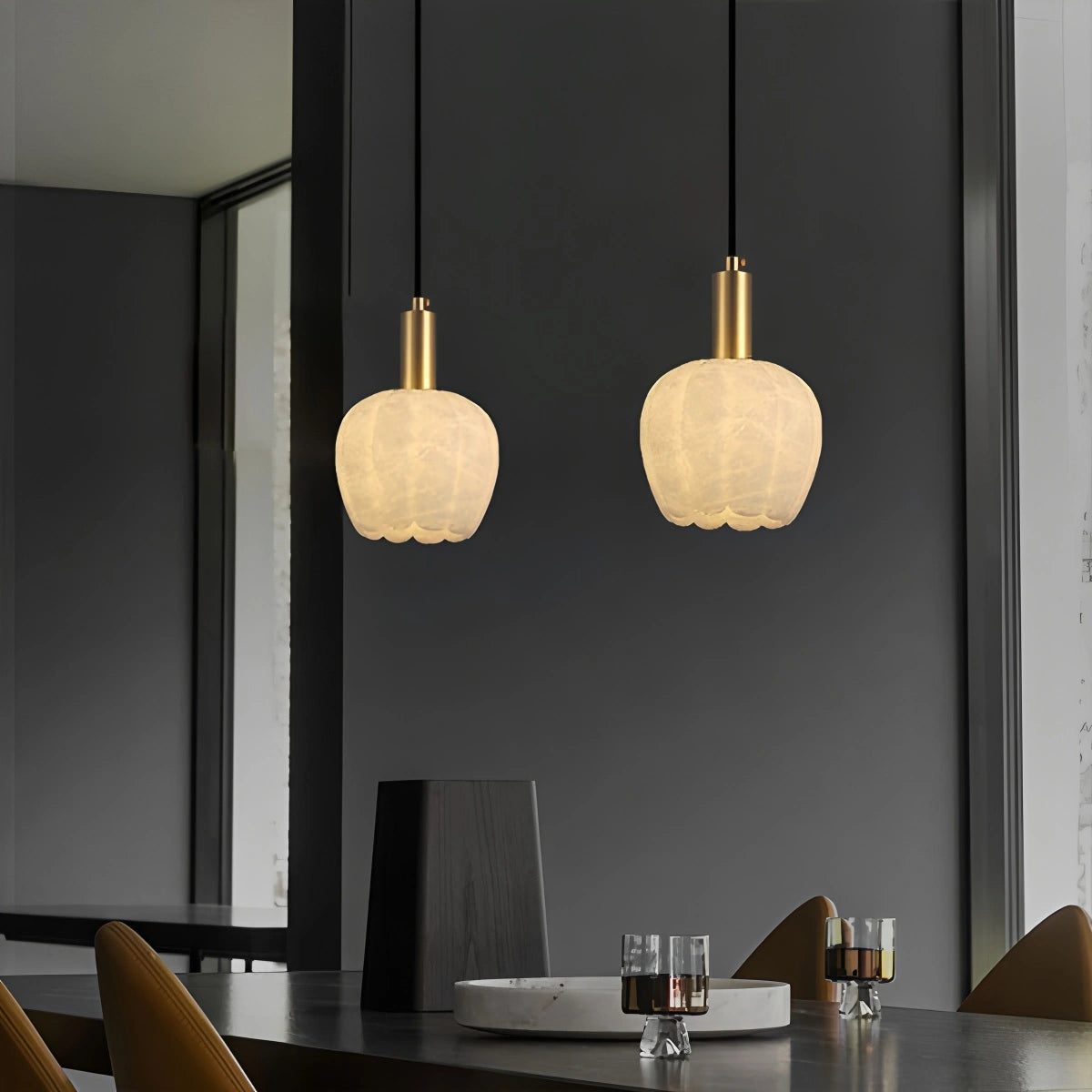 Light luxury flower bud shaped onyx pendant light