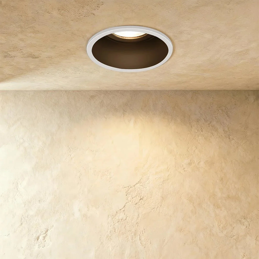 Minimalist Small-Hill Spotlight