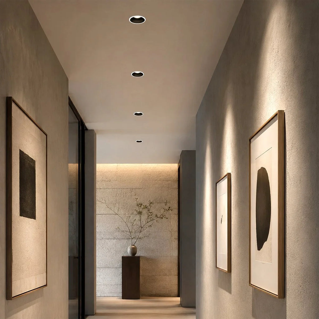 Minimalist Small-Hill Spotlight