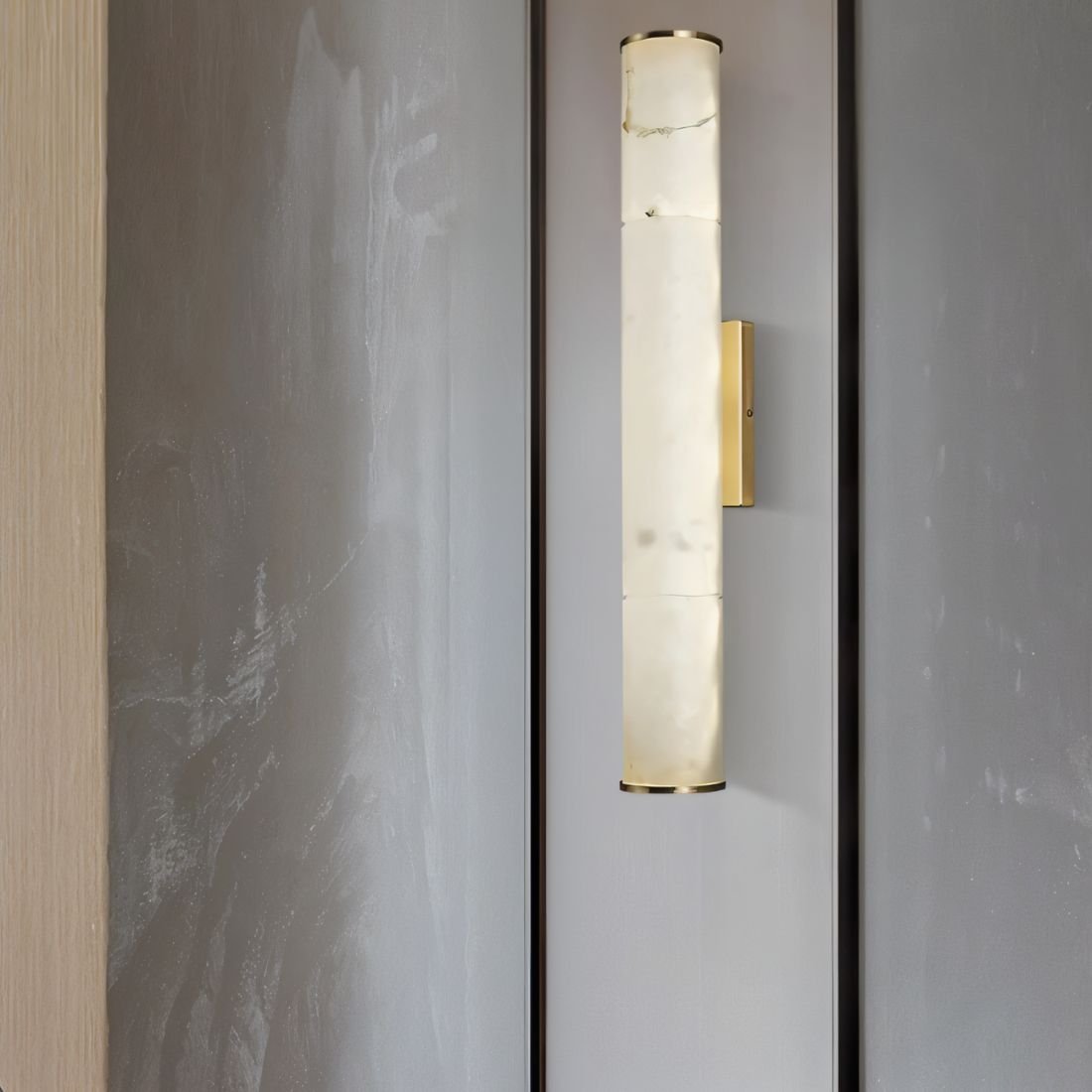 Aquilus Alabaster Wall Lamp